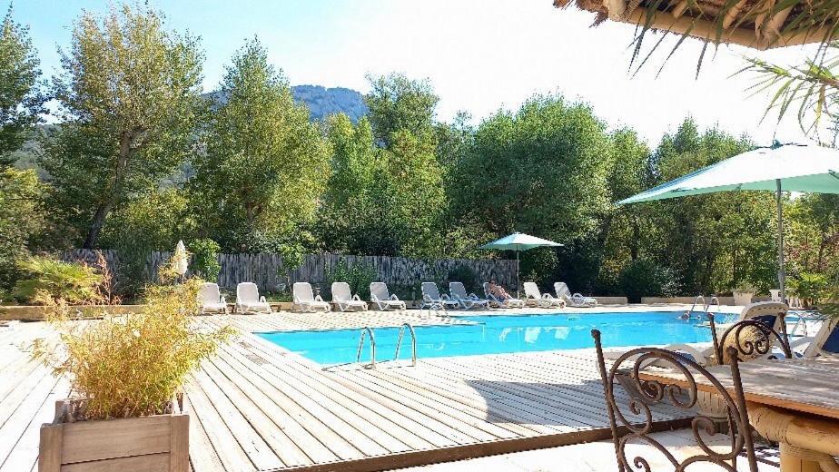 Hotel Sous L'Olivier บุยส์-เลส์-บาโรนนีส์ ภายนอก รูปภาพ