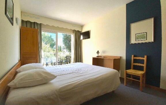 Hotel Sous L'Olivier บุยส์-เลส์-บาโรนนีส์ ภายนอก รูปภาพ