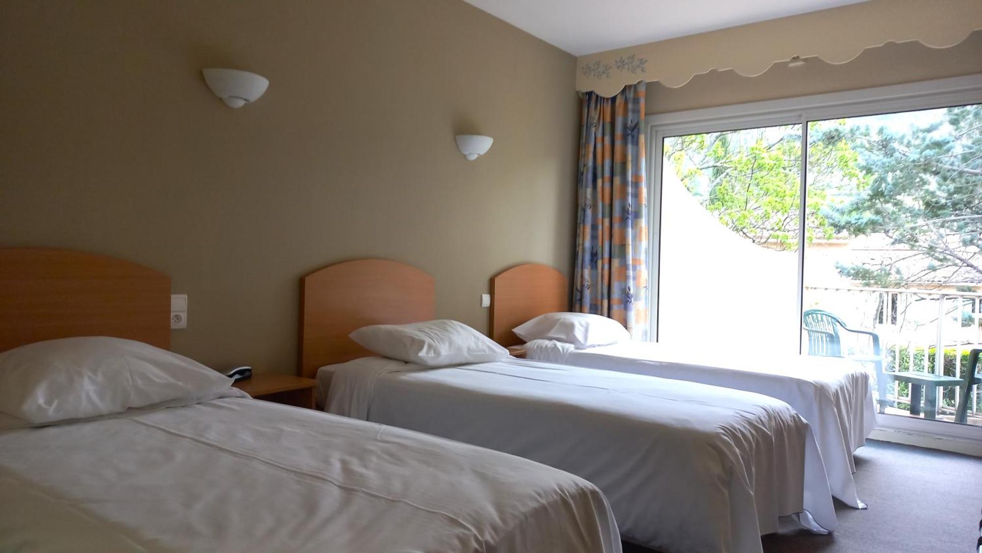 Hotel Sous L'Olivier บุยส์-เลส์-บาโรนนีส์ ภายนอก รูปภาพ