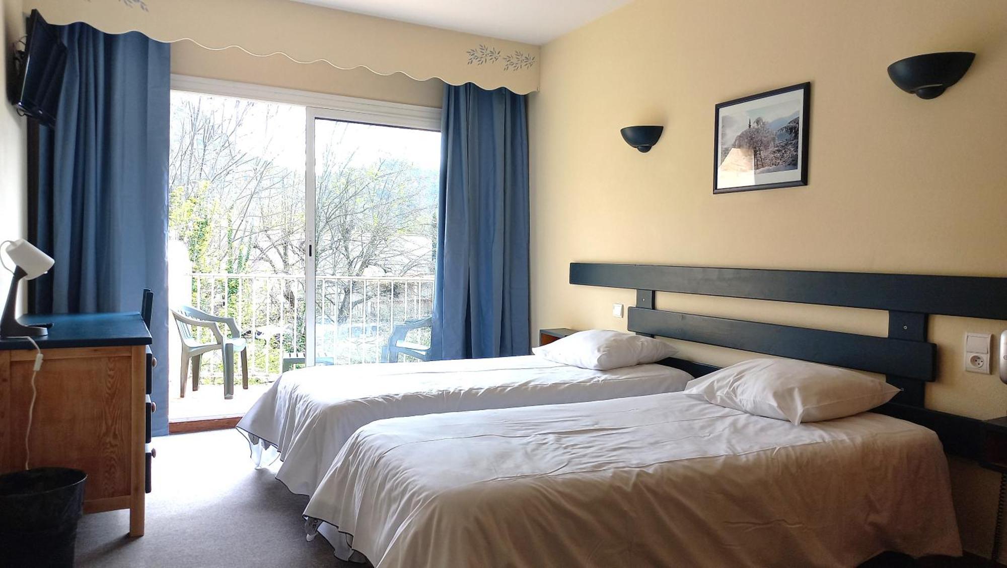 Hotel Sous L'Olivier บุยส์-เลส์-บาโรนนีส์ ภายนอก รูปภาพ