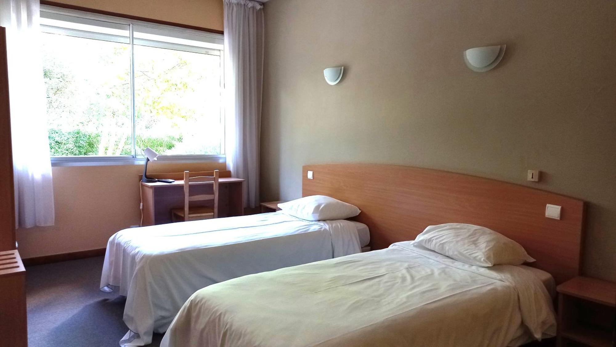 Hotel Sous L'Olivier บุยส์-เลส์-บาโรนนีส์ ห้อง รูปภาพ