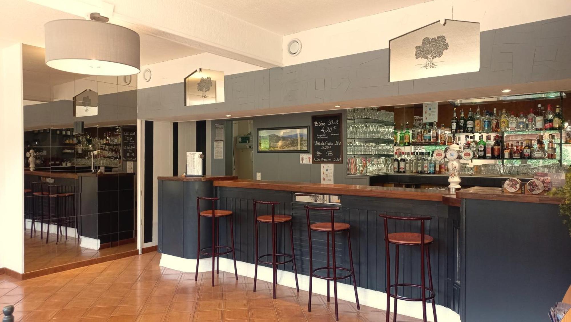 Hotel Sous L'Olivier บุยส์-เลส์-บาโรนนีส์ ภายนอก รูปภาพ