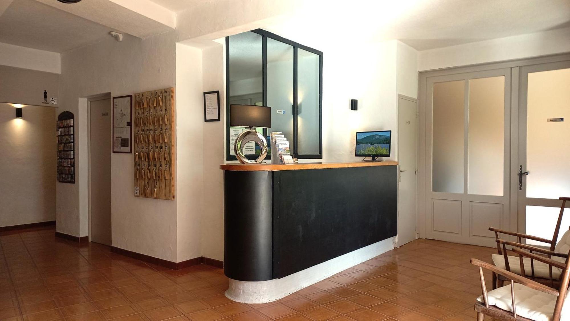 Hotel Sous L'Olivier บุยส์-เลส์-บาโรนนีส์ ภายนอก รูปภาพ
