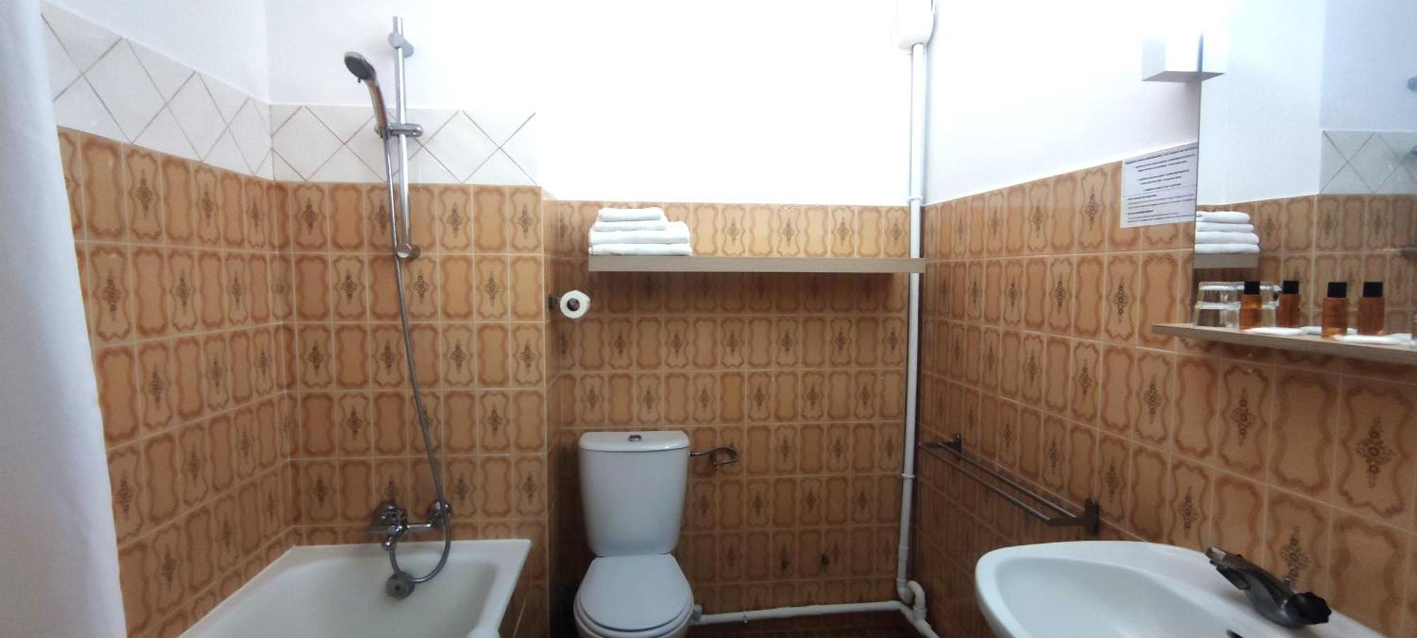 Hotel Sous L'Olivier บุยส์-เลส์-บาโรนนีส์ ภายนอก รูปภาพ