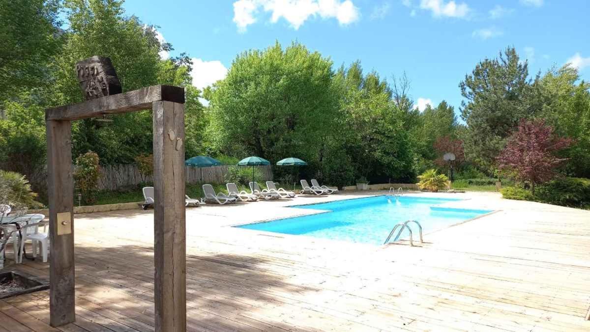 Hotel Sous L'Olivier บุยส์-เลส์-บาโรนนีส์ ภายนอก รูปภาพ